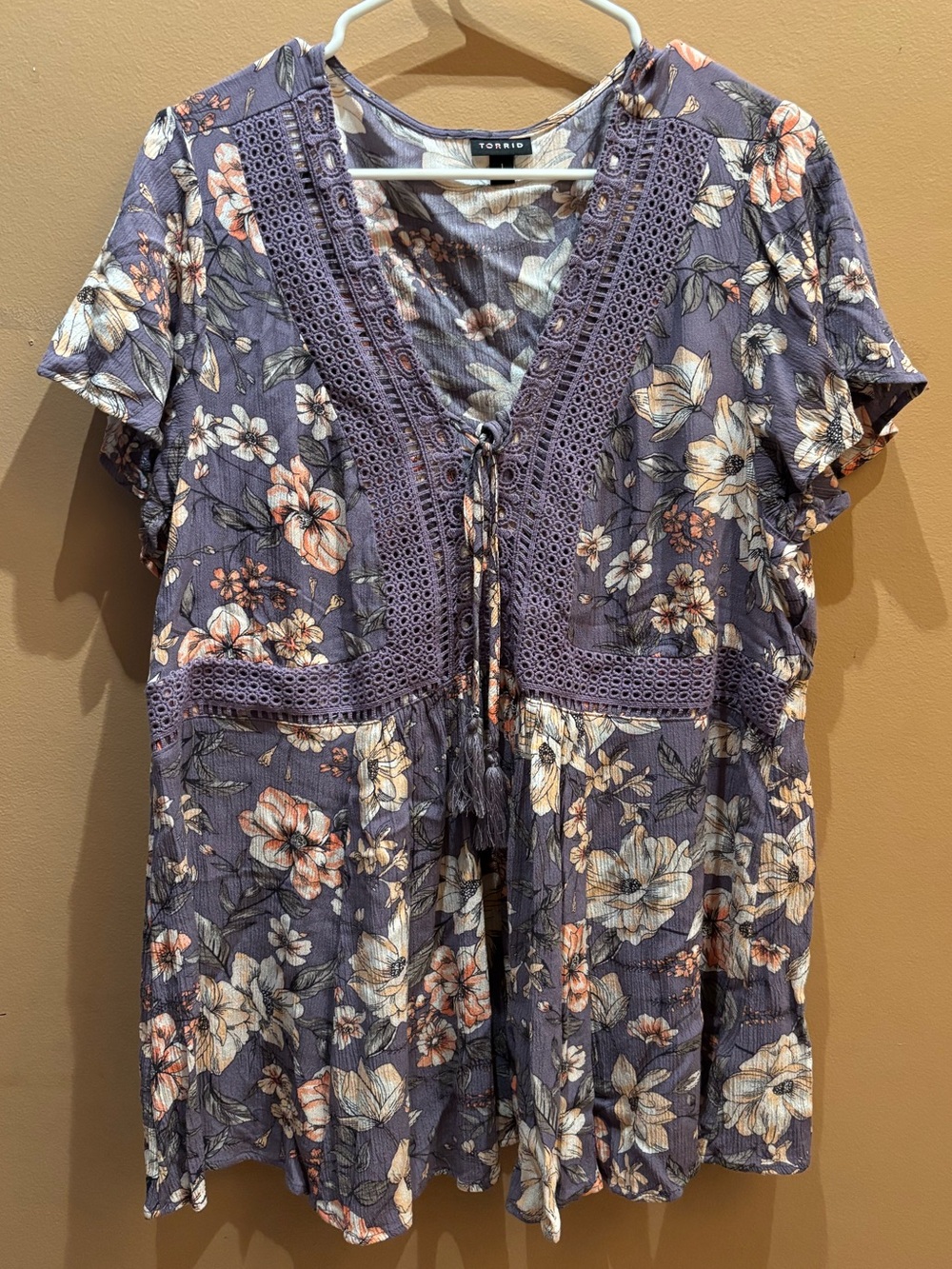 Torrid Babydoll Purple Lilac Peach Floral Crochet V Neck Boho Top size 1 Rayon